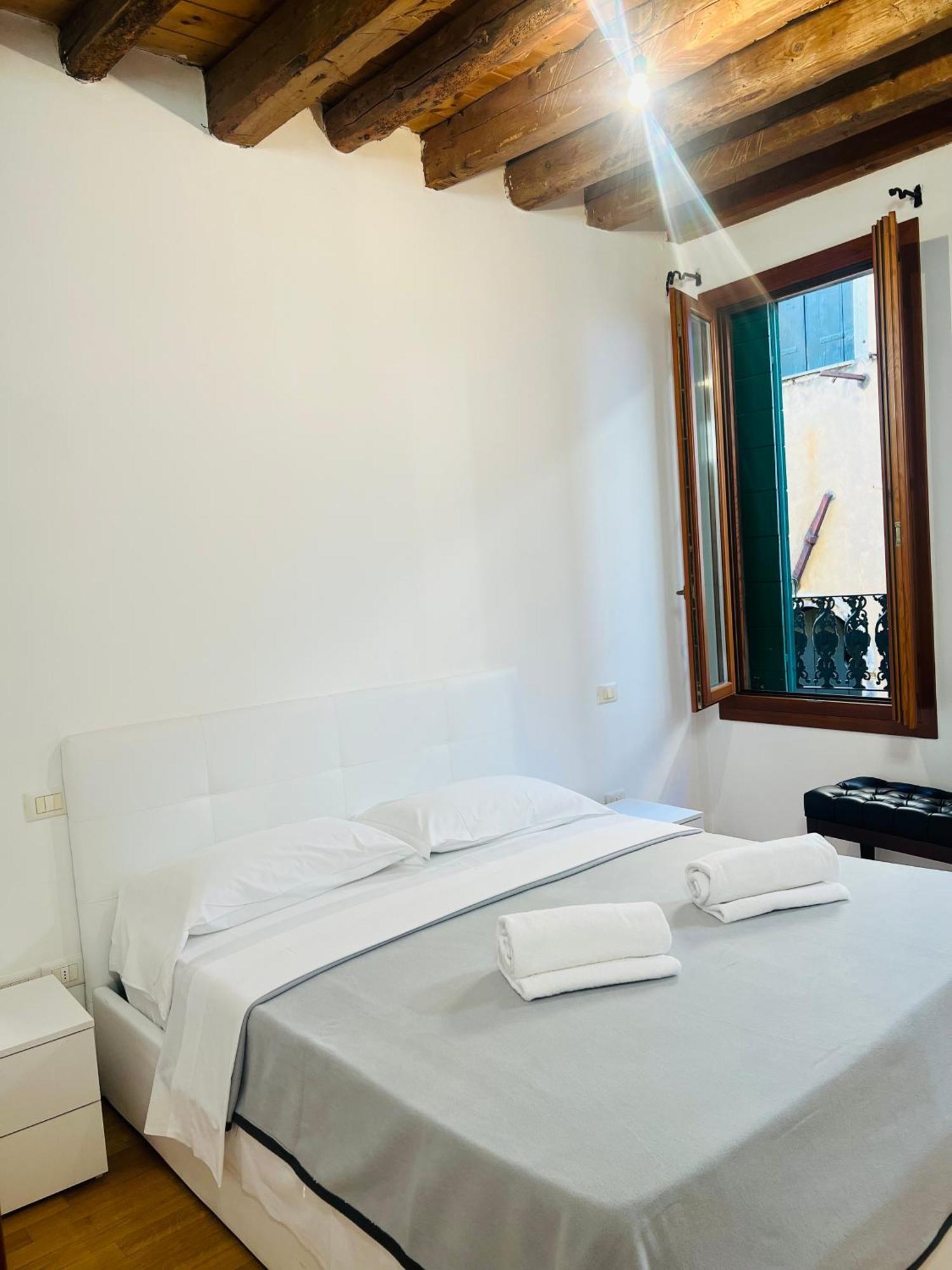 Ca Rialto Apartments Venezia Esterno foto